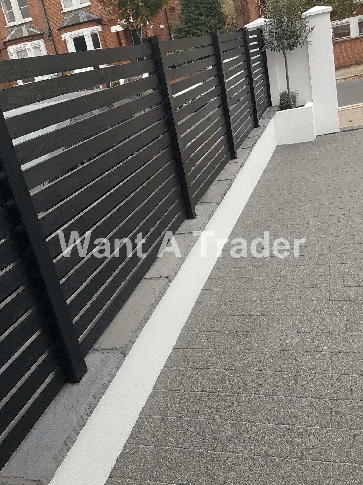 Horizontal Garden Fencing Contractor Welling DA16